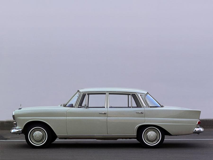  Mercedes-Benz 230 1965 года  (фото 2 из 2)